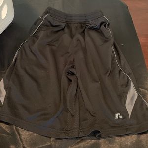 Russell shorts, L